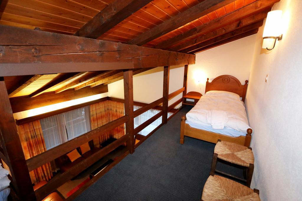 Sarazena Leilighet Saas-Fee Rom bilde