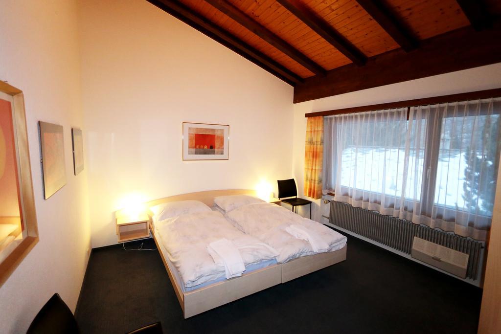 Sarazena Leilighet Saas-Fee Rom bilde