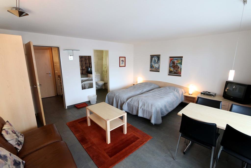 Sarazena Leilighet Saas-Fee Rom bilde