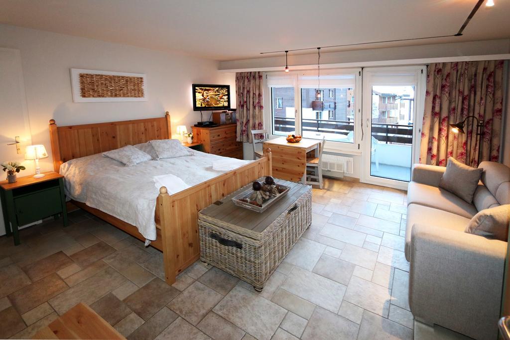 Sarazena Leilighet Saas-Fee Rom bilde
